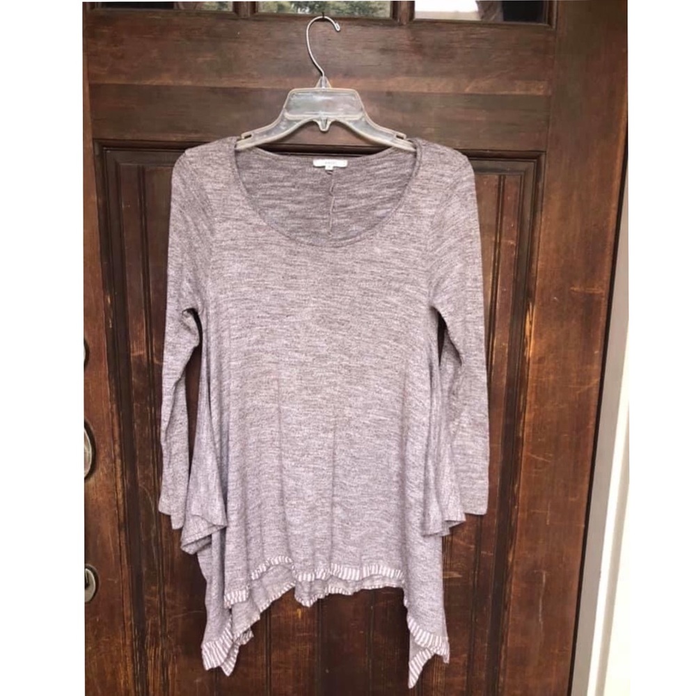 Easel Sharkbite Hem Top, Size S